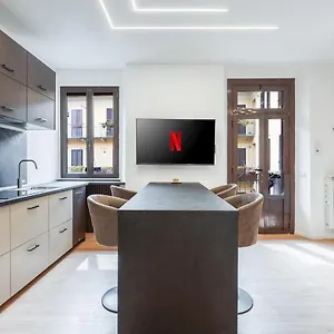 Bilocale Moderno - Center Milano